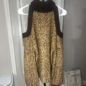 POL Clothing Brown and Black Cold Shoulder Knit Turtleneck Sweater Top